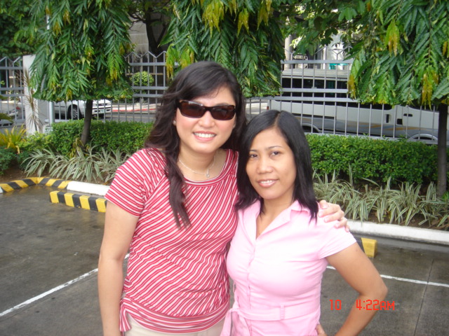 s. Daguman & me outside buendia chapel
Divine Dyquiangco Dadal
22 Jun 2006
