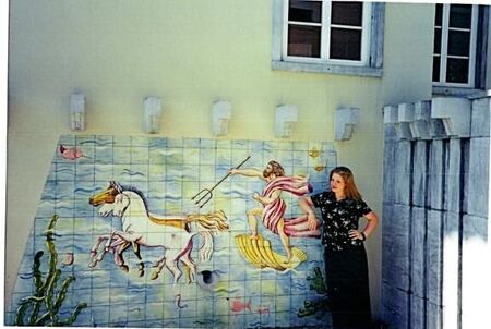 Who could forget that beautiful azulejo at the Gago Coutinho building?!
Amy  Gomez
11 Aug 2005