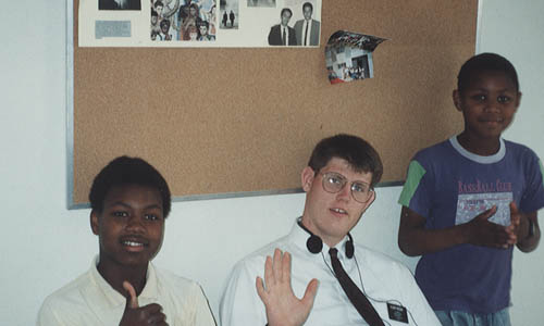 Looking for these kids... Not Robert but the two in the photo.  Paulo and his little brother both from Via-Longa
Michael  Vuyk
02 Nov 2007