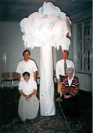 Nunley's ,Stoica's and the tree of life.
Maria Virginia Borge
18 Jan 2002