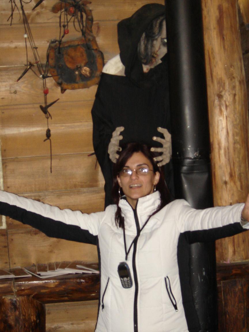 Our Valy becamed a zombi ..
Valy a noastra a devenit zombi...
Ania Popa
16 May 2006