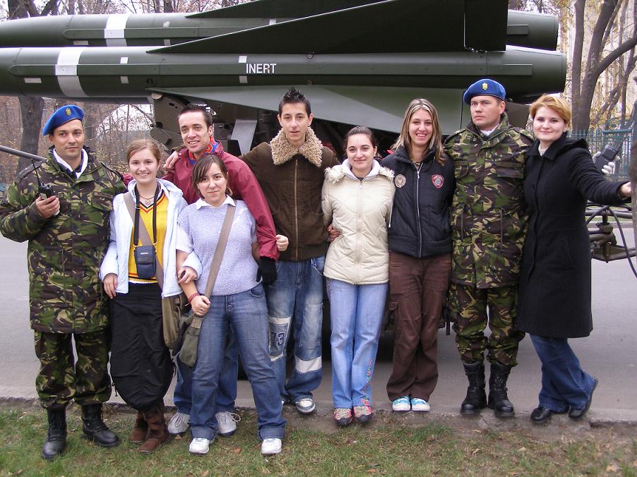 me (with yellow sweater--> the best photographer), Mishu, Elena, Marius, Irina, Andreea & another girl :)
AnaM Opris
01 Dec 2006