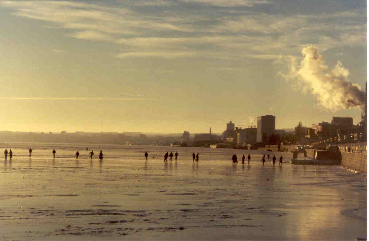 Saratov Waterfront during the winter
Kevin J. Anderson
26 Jan 2002