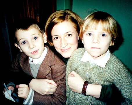 Ok, they're all the cutest...  This is Vova and Alyona on my last day in Dachni
Rachel  Land
26 Feb 2002