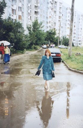 Hey, everyone!
I just decided to my picture here.
Just want to show to you ( for those who don`t know me or forget) who is writting ones at while newsletter from Samara.
Feel free to write me fambox@samtel.ru
Love, Lena
Elena Ahatova
07 Sep 2003