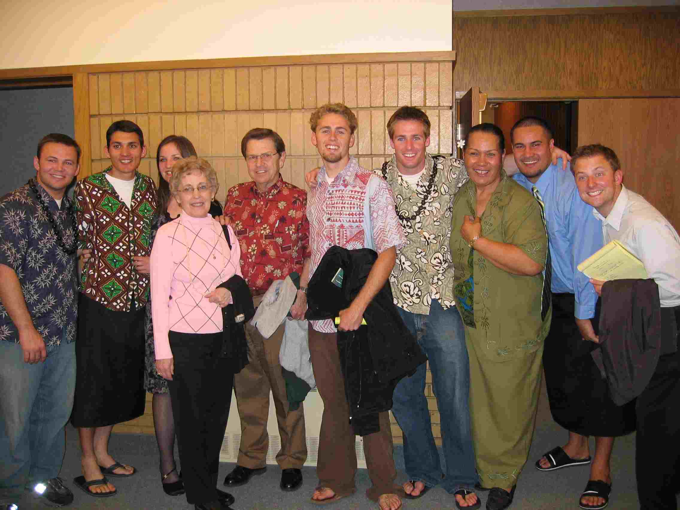 O Bro. and Sis Hess, faapea ma le faletua o Sista Pe'a.
Brandon J Holyoak
08 Apr 2005