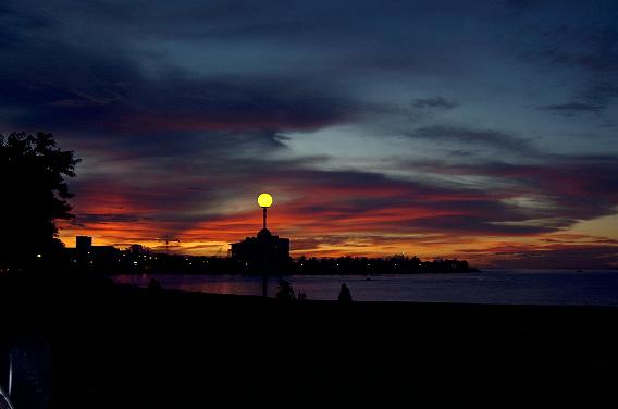 Sun set on the ocean.
Tyler McKay Sannar
14 Dec 2006
