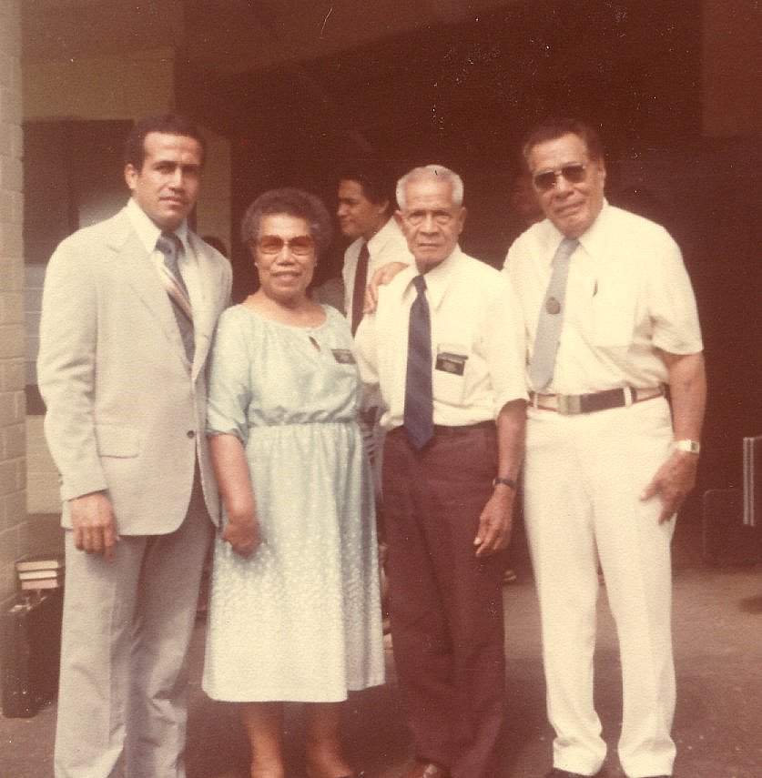 Elder and Sister Fonoimoana take a picture!
Taylor and Sister Mataniu  Fonoimoana
15 Aug 2008