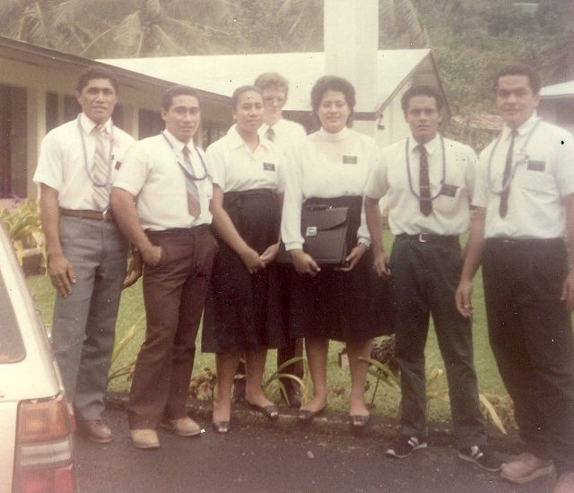 Missionaries up for a pic! Ata mai!
Taylor and Sister Mataniu  Fonoimoana
08 Mar 2009