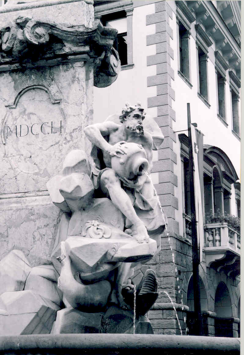 Robov Vodnjak on Mestni Trg
Richard Backman Marsh
07 Jun 2005