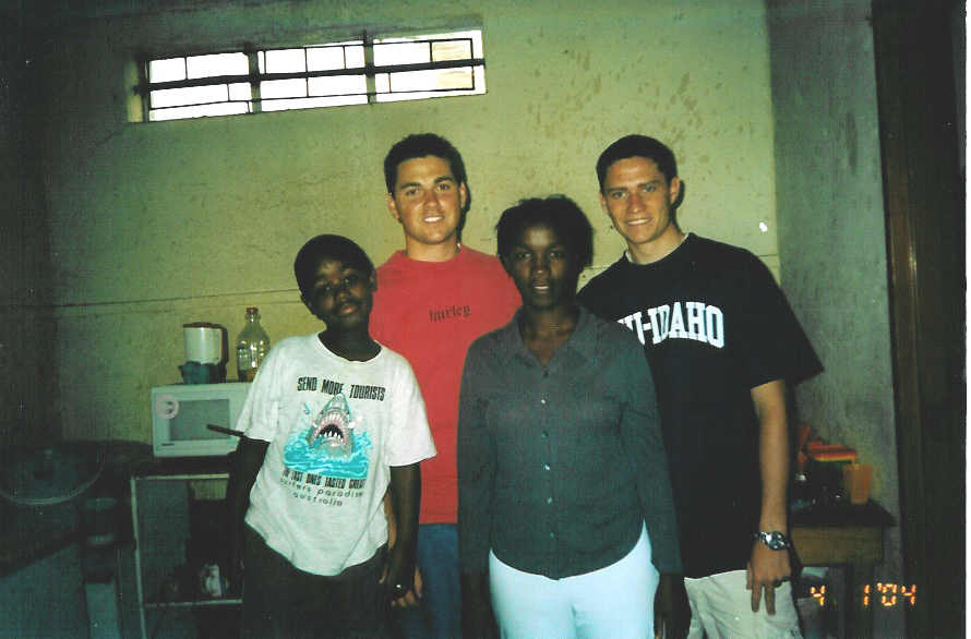 Elder Allen, Elder Parkinson with Chantel and her son Newton
Greg J Allen
01 Jun 2004