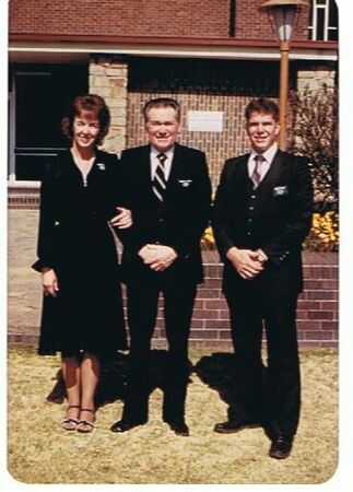 President and Sister Marrgetts, Elder Brett R. Olsen
Brett R. Olsen
15 Dec 2009