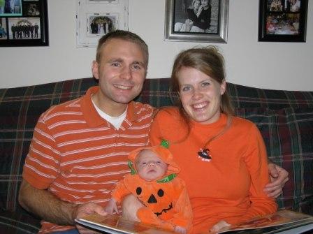 Just enjoyed Halloween with Kennadee in her pumpkin outfit, she was born oct 18, so we had plenty of time to get her ready for Halloween!
Blake  Gillette
02 Nov 2005