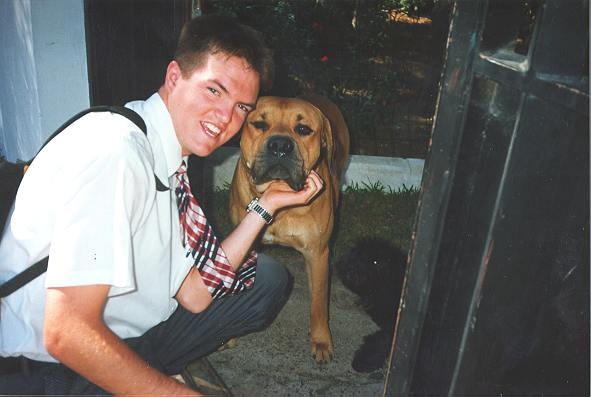 This is a Presa Canaria (technically a Presa mix).  He happens to live across the street at the bottom portion of Jardin Canaria, near Sta. Brigida, GC.  Fantastic Dogs!
Dave E. Hibbert
07 Apr 2003