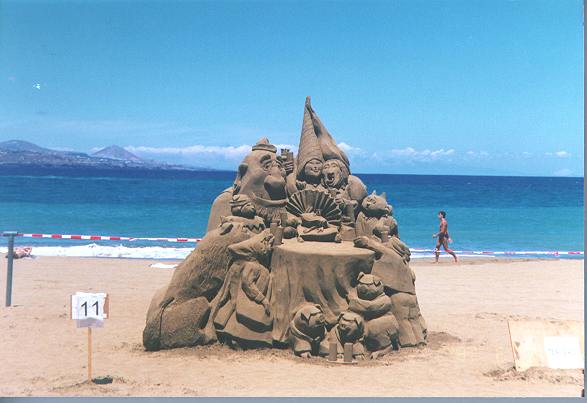 This was in May 1997.  This is made entirly from sand.  Quite incredible.
Dave E. Hibbert
07 Apr 2003