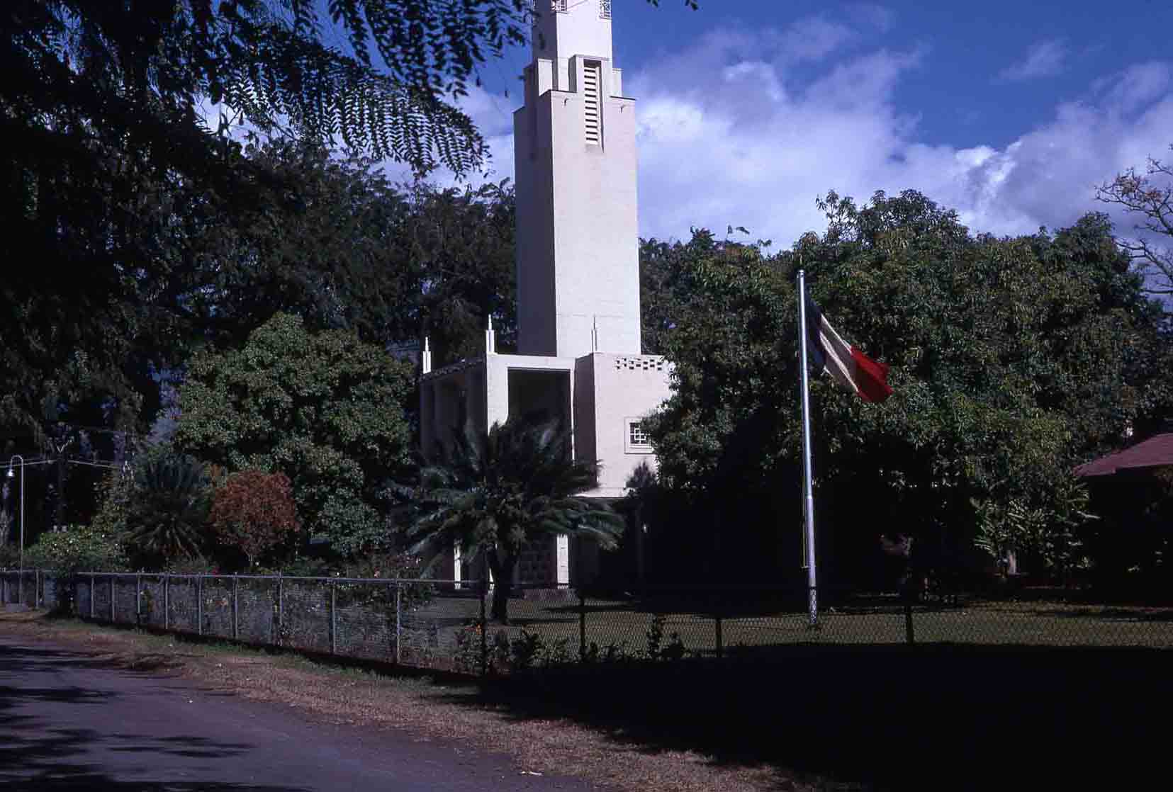 The slide was scanned backwards. Here is the correct photo.
Jim  Shutts
25 Feb 2008