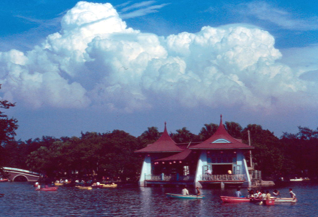 Taichung Park 1979
Brian  Leewright
05 Mar 2003