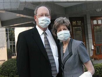 Featuring their designer SARS masks
Vic  Walker 葛志浩
15 May 2003