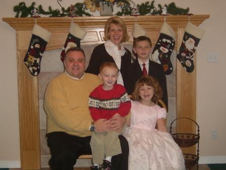 Devin & Tiffanie Zachary (9), Kendra (6) Noah (3)
Devin  Rushton
13 Feb 2007