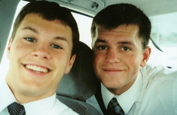 Elders Rice and Kolste on splits in Groves, Texas, December 2001.
Joshua David Madsen
24 Feb 2002