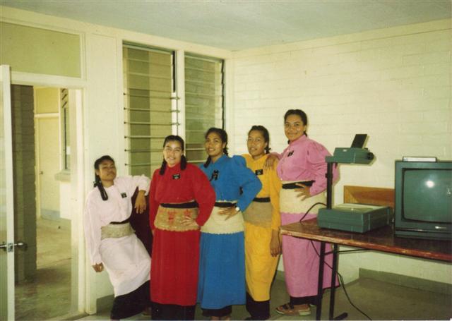 Sis ?, Sis Brown, Sis Fa'anunu, Sis Fa'oa, Sis Moli
Semisi Makanivila Taumalolo
25 Sep 2007