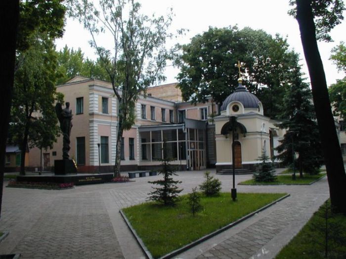 The Hall in Kharkiv where we have district conference. They have a new Chapel now, but I don't know if it's big enough for the district, so they probably still meet here. (submitted by Heather Morris)
Dan Cramer
22 Sep 2003