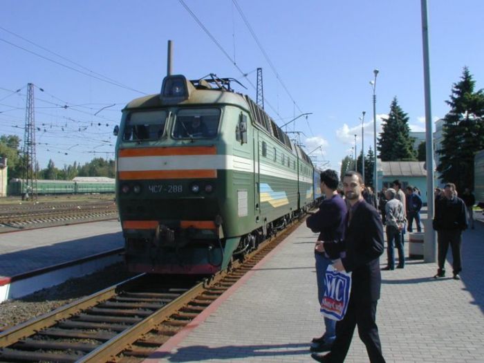A train with missionaries coming into Donetsk from Kiev. (submitted by Heather Morris)
Dan Cramer
22 Sep 2003