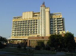 Kherson hotel
David  McQueen
11 Nov 2004