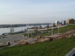 Kherson park
David  McQueen
11 Nov 2004