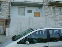 The car at Pobeda
David  McQueen
12 Nov 2004
