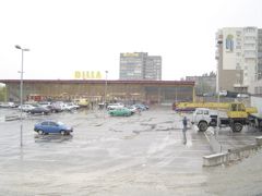 A rainy p-day trip to the Billa to stock up for the week.
Samuel Baugh Hislop
12 Mar 2006