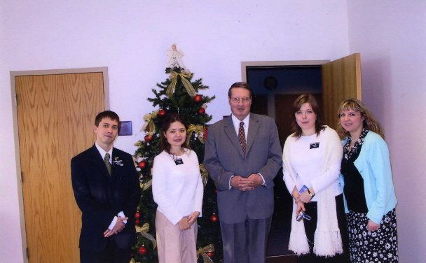 I met some missionaires touring welfare square Friday.  The two Sisters next to me are from the Donetsk Mission (the Sister to my left is from Daneper and the Sister to my right is from Poltava).  The other Sister and Elder are going to the Donetsk Mission to serve.
David  McQueen
02 Dec 2006