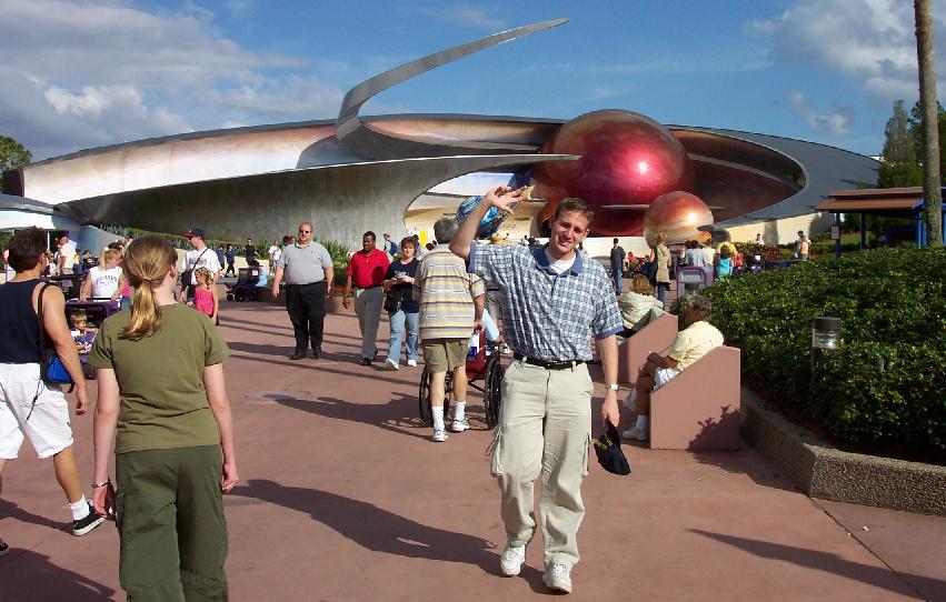 Mision:Espacio en Dinseyworld
A mi me gusto muchisimo!
Roderick Lee Marshall Salls
24 Nov 2003