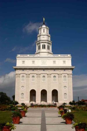 I stopped by the temple on my way driving back to Utah after finishing school.  06/04
Andy  von Harten
13 Jul 2004