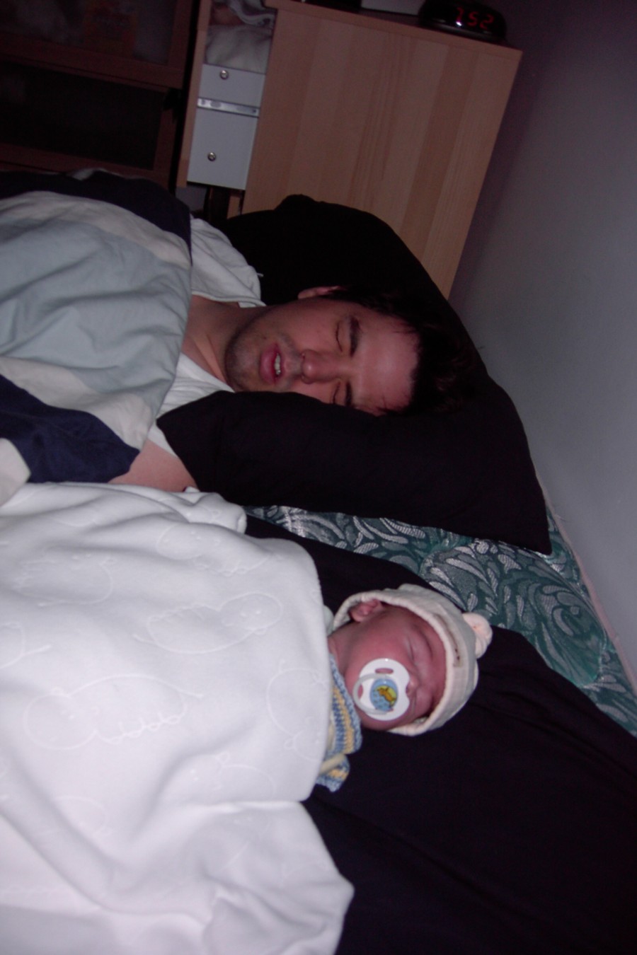 Sleeping in at the Kearl House
Michael Craig Kearl
12 Sep 2005