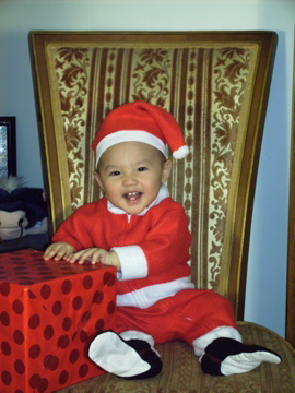 This is Sis Lee's boy at 11 months
Chui Peng  Lee
12 Feb 2007