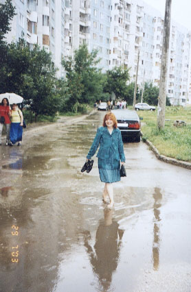 Well, Unfortunatly, I am not able to add my picture from last November. It`s more that 150 Kb.
So, I adding summer picture. You can `t see me very close at this picture, but ....
This picture was taken at summer 2003.
Enjoy! (=:
Elena Halimovna Ahatova
08 Mar 2004