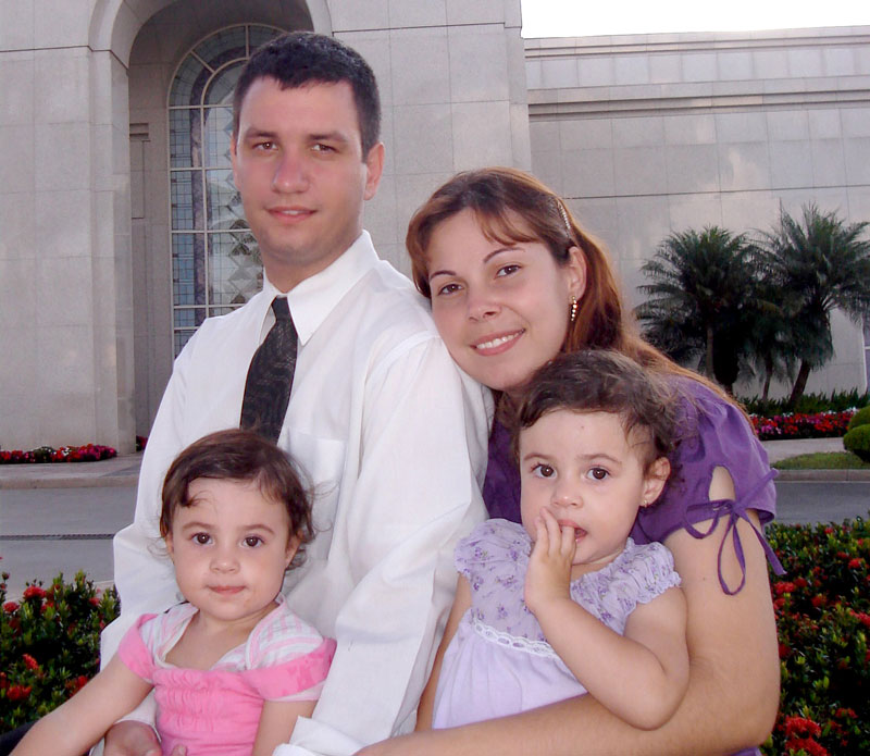 Valter, Thais(spouse), Laura and Evelyn (daughters)
Valter Fortunato Cogo
16 Nov 2009