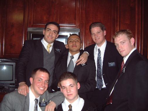 couple of us over an awesome mexican family`s home having good food!
Rolando Miguel Balmaceda
05 Jan 2006