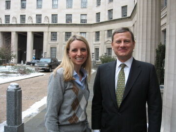 Two weeks ago, I escorted the US Supreme Court Chief Justice John Roberts during his visit to the Department of Justice. As you may know, I work for the US Attorney General, Alberto Gonzales. Justice Roberts came to have lunch with the AG at the Department (picture is taken in the courtyard where I work). This was my second chance to meet him and it was an incredible honor to spend a few minutes during his recent visit. I am impressed with his gracious, warm and friendly manner and his love for his family. He seems to me wonderful man.
Kiahna  Sellers
18 Feb 2007