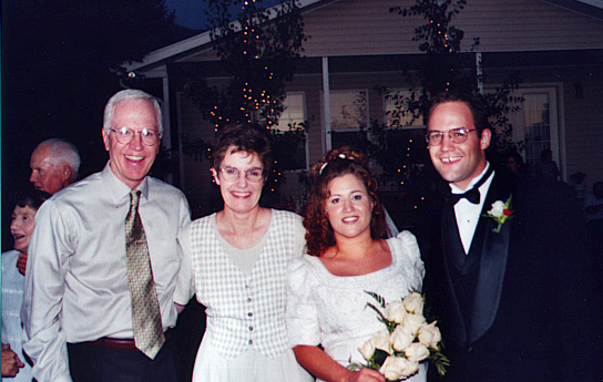 I couldn't believe that President and Sister Snow came to my weddig. It was great to have them there.
Kristen (kiki) Tolman
12 Apr 2001