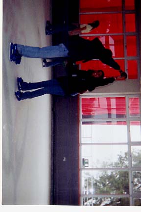 En mis vacaciones haciendo una pirueta en la pista para mostrar mi destreza ja,ja,ja...espero que la disfruten, si voltean un piquito sus caritas seguro que  podran apreciarla mejor ja,ja,ja...
Raquel Mercedes  Suarez Melendez
28 Oct 2002