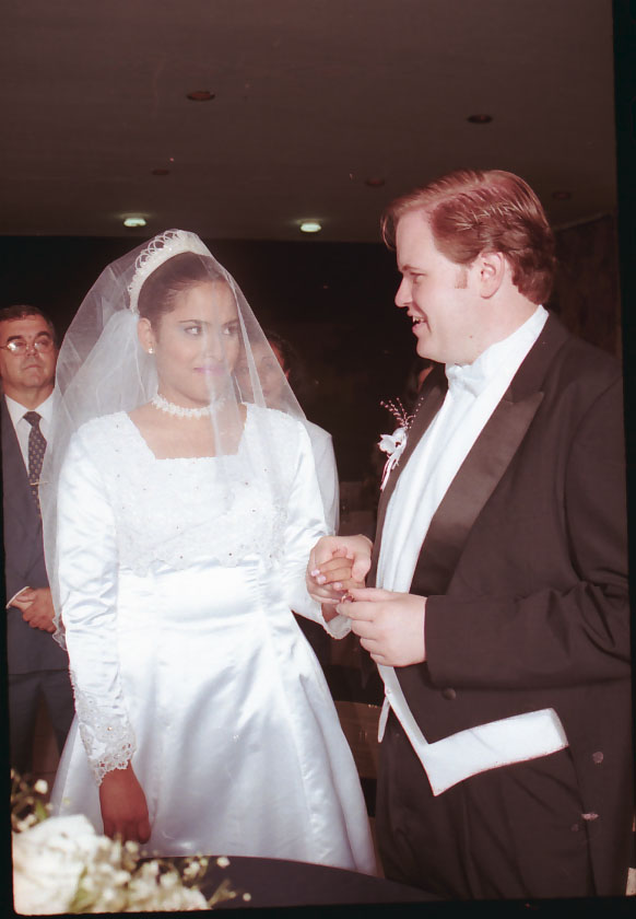 EN EL CRUCE DE ANILLOS
Ivonne  Salvadores
05 Sep 2003