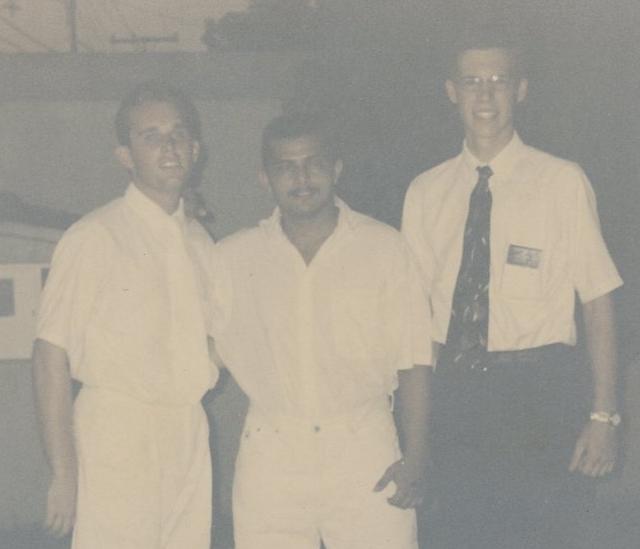 Elder Miller y yo con Jose Luis Rodriquez al punto de bautisarse en frente de la capilla Romulo Gallegos. Ciudad Bolivar en Marzo 1999.
Daniel D. Wilson
17 Mar 2005