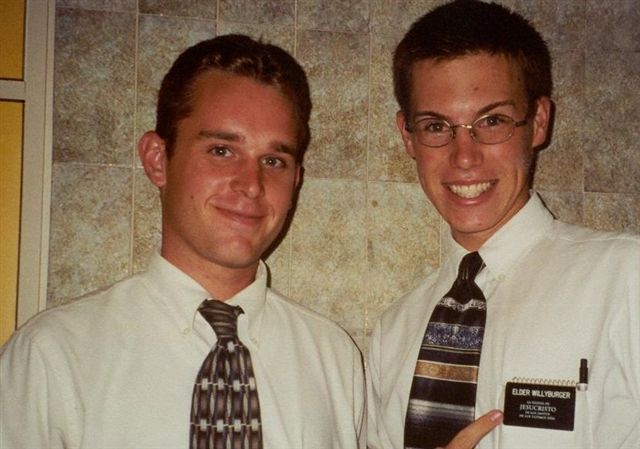 E. Miller estaba sirviendo en la oficina como secratario do materiales cuando hizo esta plaqa para mi.  Dice 