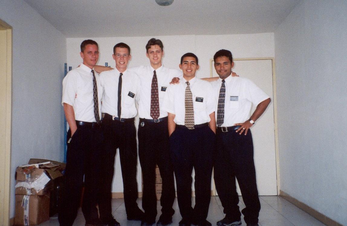 De la izquierda...E. Mortnesen, E. Wilson, E. Price, E. De LaCerda y E. Suarez en Cumana.
Daniel D. Wilson
19 Mar 2005