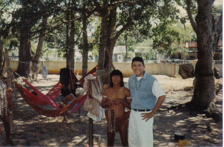 tuvimos que comprarle algunas artesania para que nos dejara tomarle foto (cd. bolivar)
frank evang chirinos
07 Sep 2005