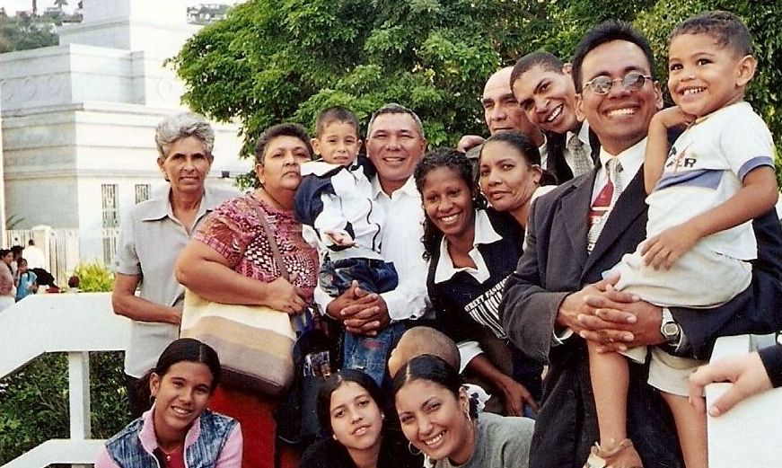 Viaje al templo con el Barrio el año pasado.
Eugenio  Cedeño
22 Jul 2007