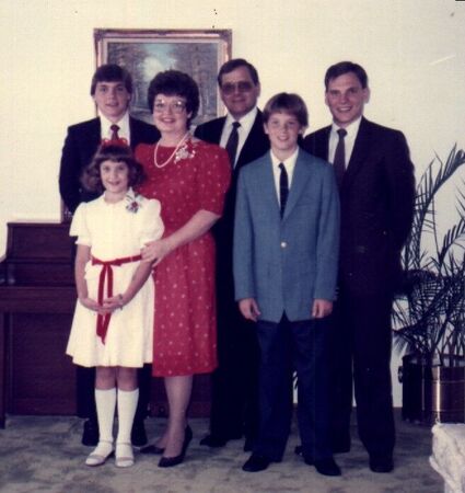 Esta me la regalaron cuando termine la misión en el año 1986
Migledis Beatriz Mendoza
09 Sep 2005