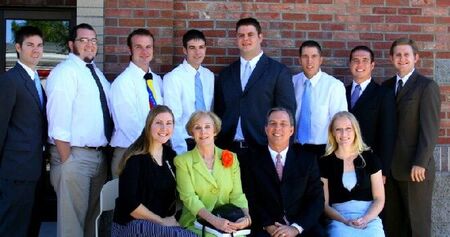 Despues de regresar, se reunio con ex misioneros que sirvieron al comienzo de su mision.
Migledis Beatriz Mendoza
28 Jan 2006